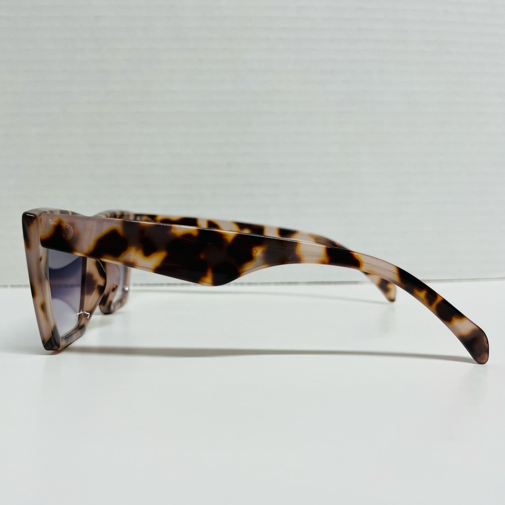 Trendy Cat Eye Purple Tint Fashion Accessories Sunglasses - Picture 6 of 6